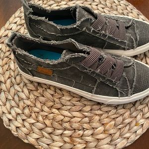 Blowfish sneakers size 8 worn once not my style